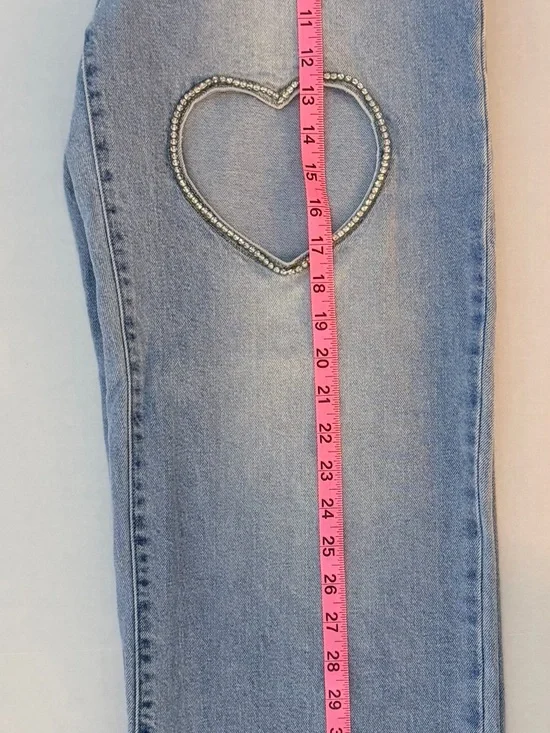 Cute Y2K Coquette Forever 21 Rhinestone Heart Cutout Straight-Leg Street Jeans - Picture 5 of 8